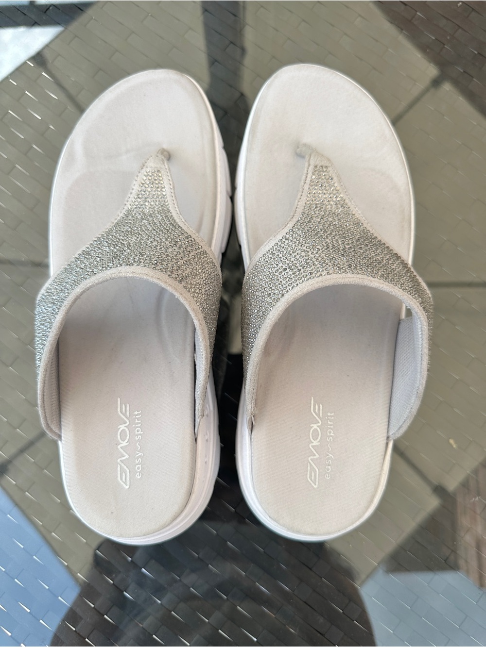 Easy Spirit Sparkle Thong Sandals in Silver